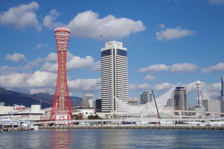 What are the differences between Kobe and Yokohama?
